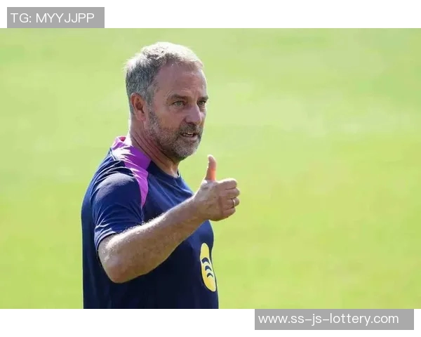 马卡：马略卡队长公开质疑教练道歉，家人遭遇网暴引发关注